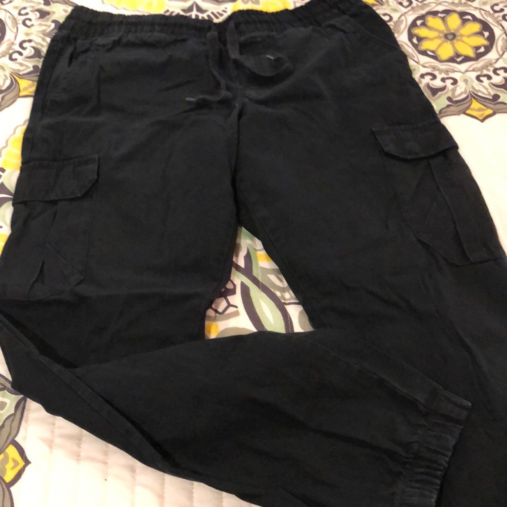 Men’s khaki joggers